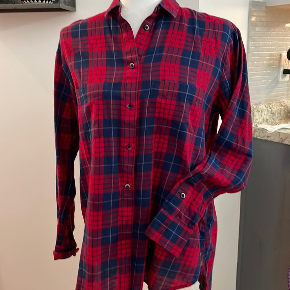 Red plaid button shirt x small
